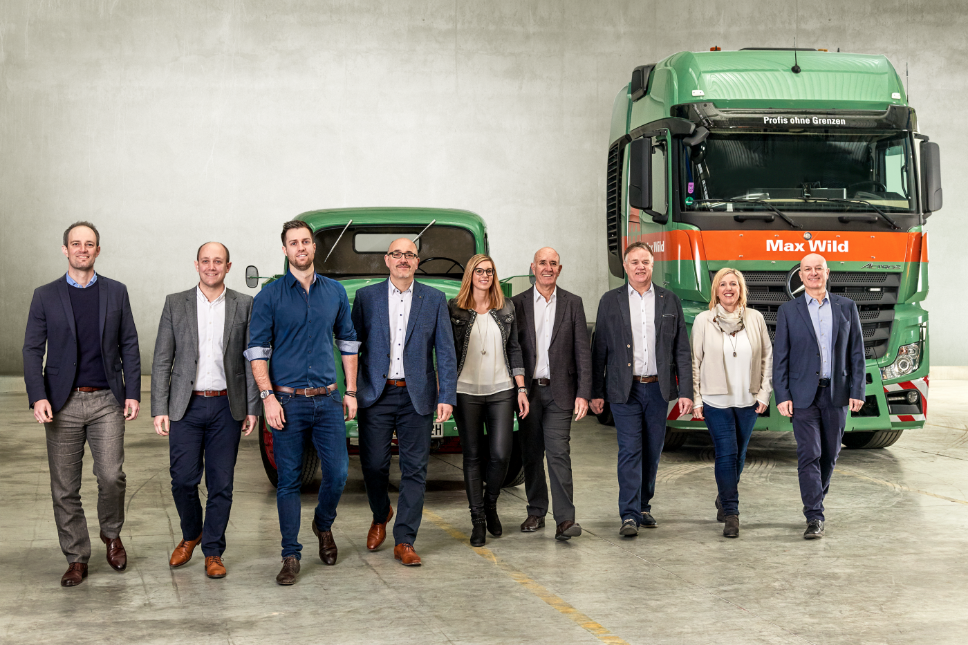 Gemeinsam neue Wege gehen: Christian Wild, Geschäftsführer | Markus Wild, Geschäftsführer | Daniel Wild, Geschäftsfeldleiter Fuhrpark- / Gerätemanagement | Jochen Wild, Geschäftsführer | Carina Kunz, Fachgebietsassistentin Finanzbuchhaltung | Max Wild, Geschäftsführer | Roland Wild, Geschäftsführer | Sabine Wild, Fachgebietsassistentin Vertrieb | Elmar Wild, Geschäftsführer